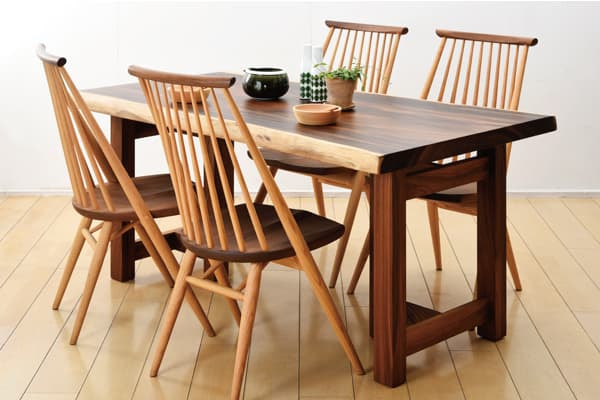 モンキーポッドと木製脚