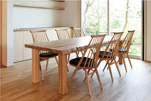 トチ一枚板とオーク系の部屋2