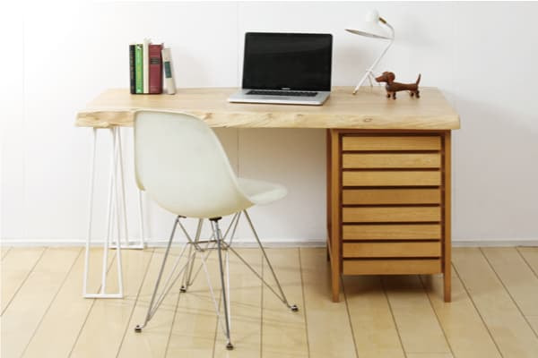 トチ一枚板デスク