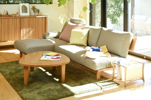 オーク材で明るくナチュラルに4