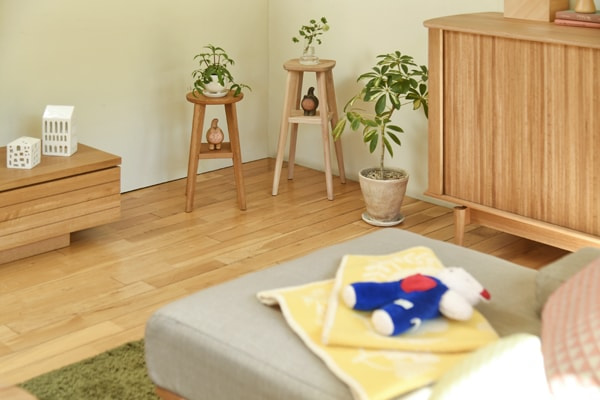 オーク材で明るくナチュラルに6