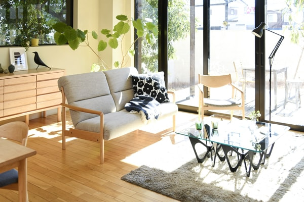 メープル材で清潔感あふれる北欧スタイルに3