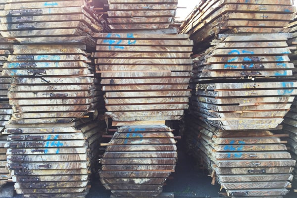 一枚板と修理工房